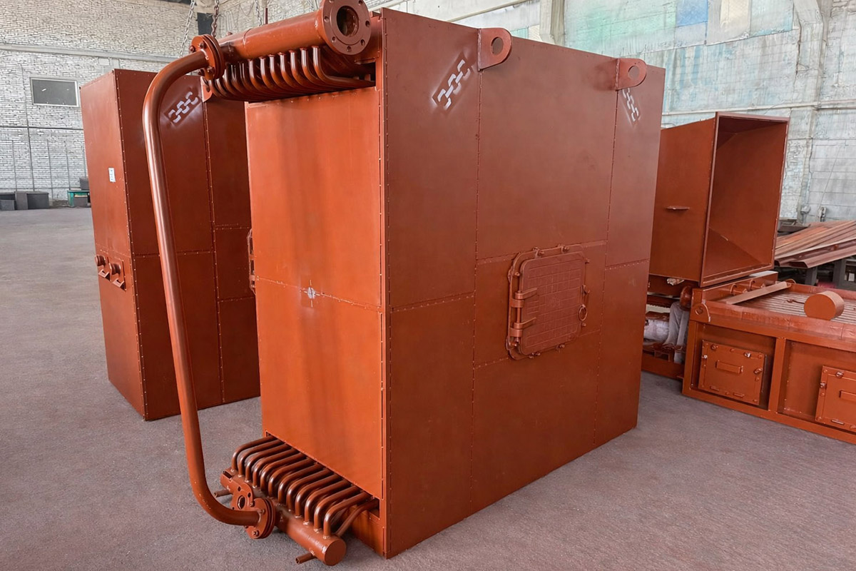 Два экономайзера БВЭС-II-2 перед отгрузкой с площадки Сибкотломаша
